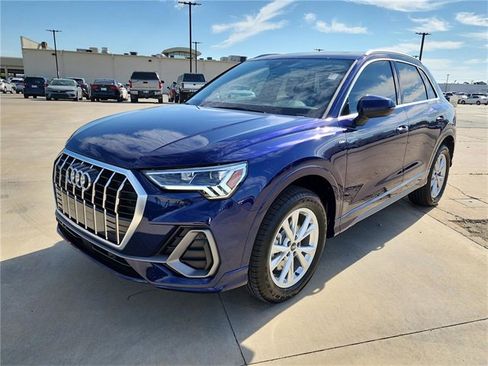 Certified 2025 Audi Q3 2.0T Premium image 3