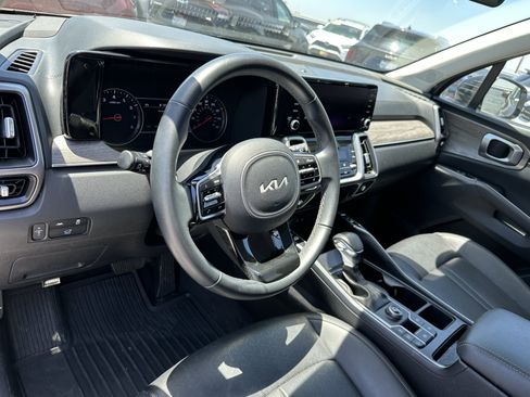 Certified 2023 Kia Sorento EX w/ Panoramic Sunroof Package FWD image 20