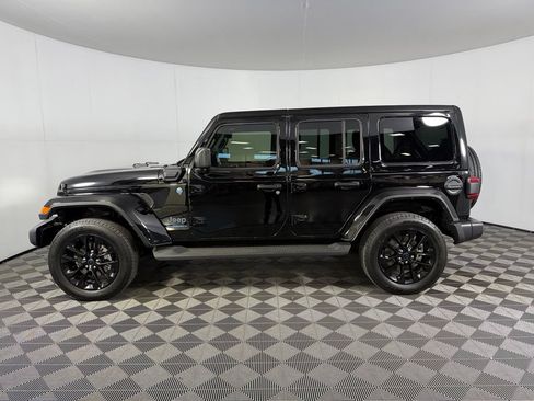 Used 2025 Jeep Wrangler Unlimited Sahara AWD/4WD image 10