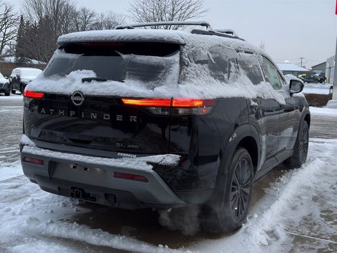 New 2026 Nissan Pathfinder SL image 4