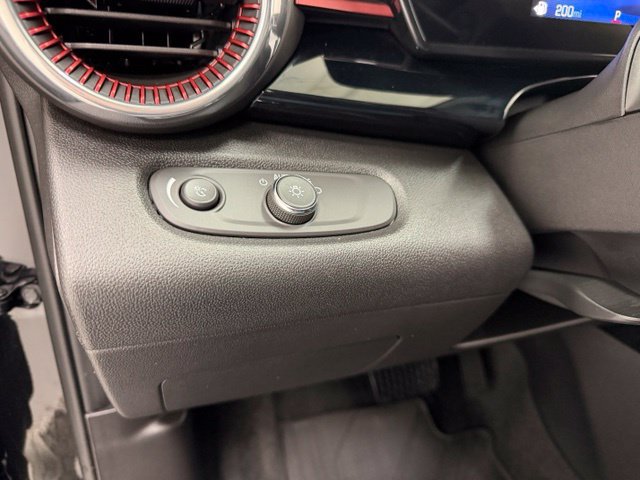 Used 2025 Chevrolet Trax RS w/ Sunroof Package FWD image 15