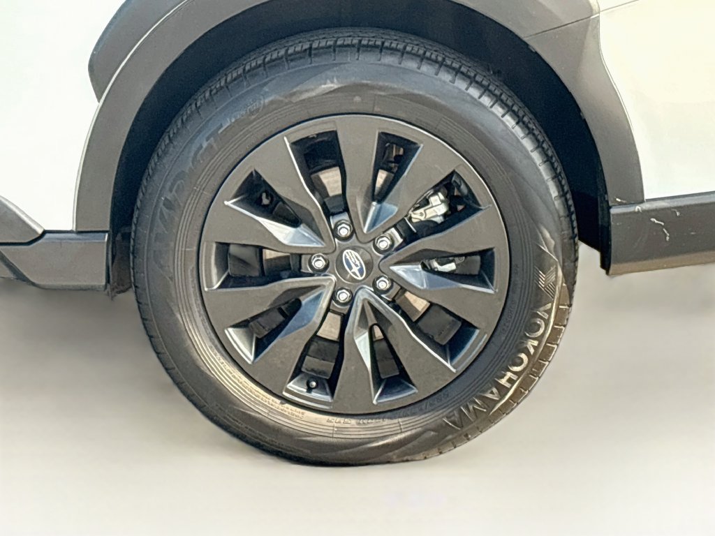 Used 2025 Subaru Outback Onyx Edition XT AWD/4WD image 31