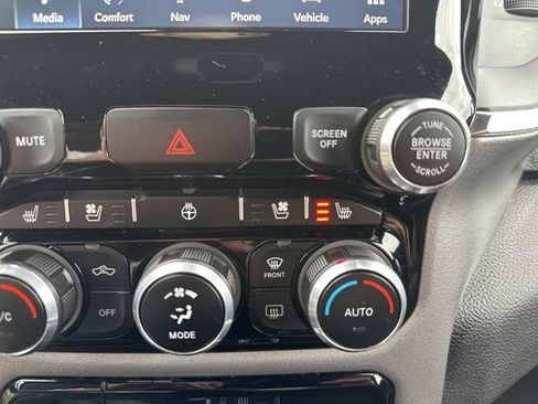 Used 2024 RAM 1500 Laramie image 22