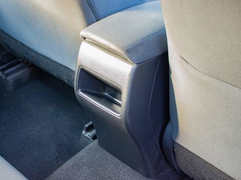 Used 2021 Toyota Corolla LE FWD image 28