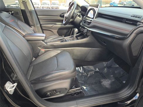 Certified 2022 Jeep Compass Trailhawk w/ Trailhawk Elite Group image 9