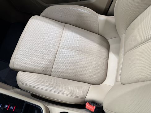 Certified 2025 Porsche Macan image 56