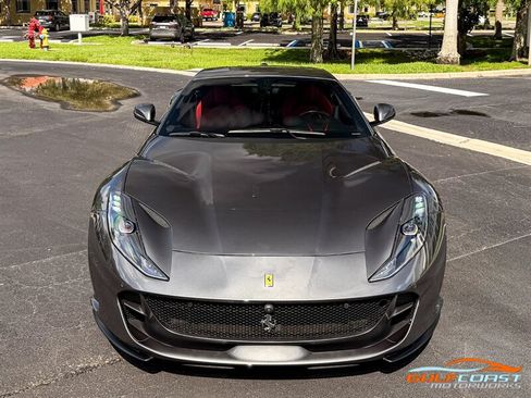 Used 2018 Ferrari 812 Superfast RWD image 5