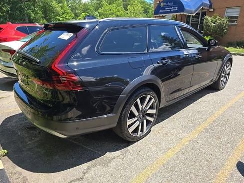Used 2025 Volvo V90 B6 Cross Country Ultra AWD/4WD image 4