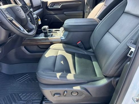 Certified 2026 Chevrolet Silverado 1500 LT Trail Boss w/ LT Trail Boss Premium Package AWD/4WD image 15