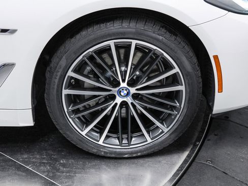 Certified 2023 BMW 530e w/ Premium Package image 9