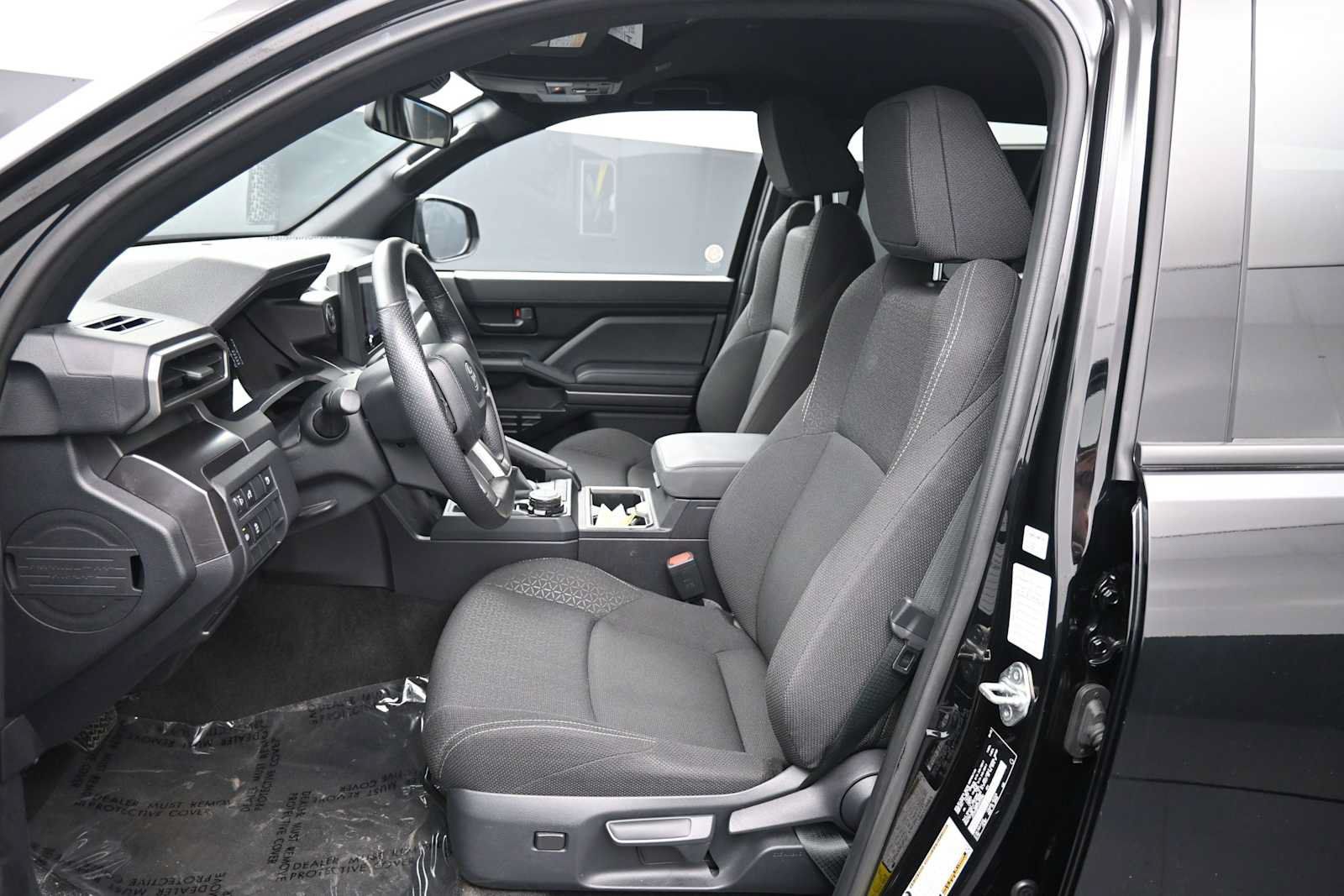 Used 2025 Toyota 4Runner SR5 AWD/4WD image 19