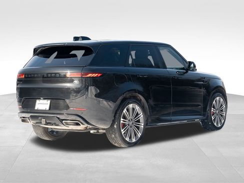 Used 2023 Land Rover Range Rover Sport SE Dynamic image 4