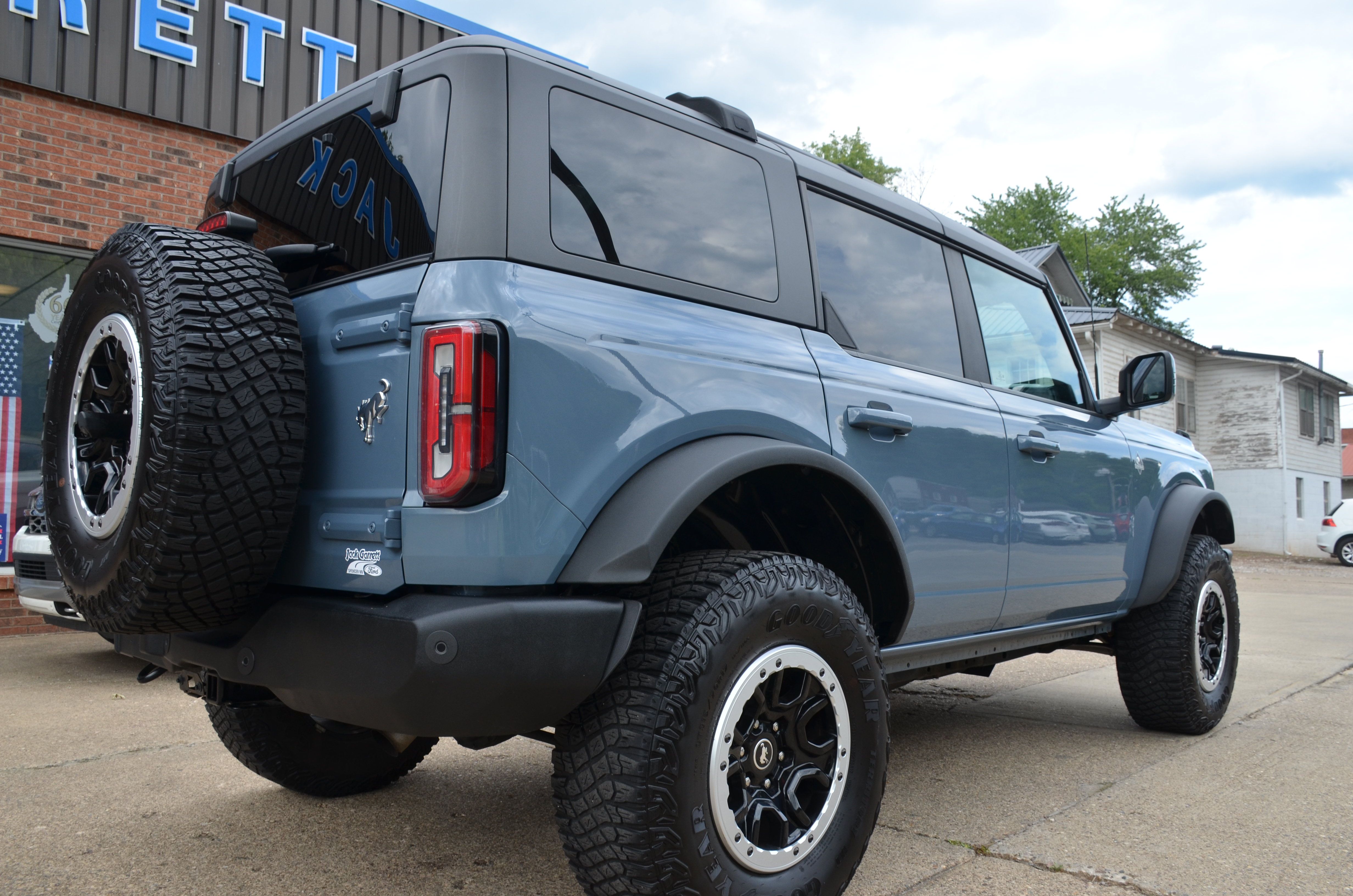 Used 2023 Ford Bronco Outer Banks w/ Sasquatch Package AWD/4WD image 4