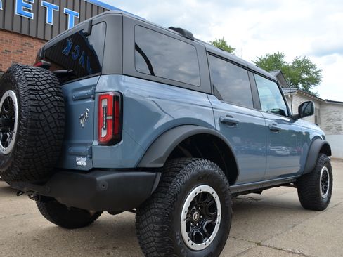 Used 2023 Ford Bronco Outer Banks w/ Sasquatch Package AWD/4WD image 4