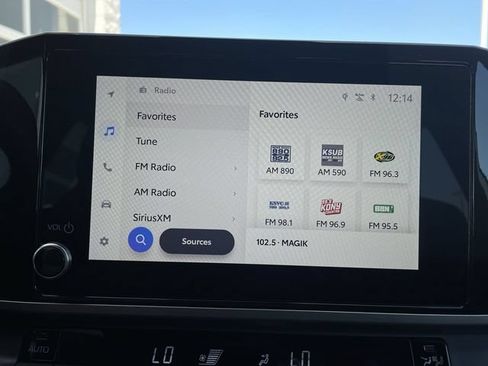 Used 2025 Toyota Camry SE FWD image 16