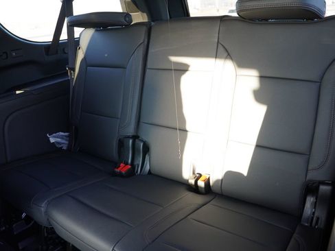 New 2026 Chevrolet Suburban High Country image 12