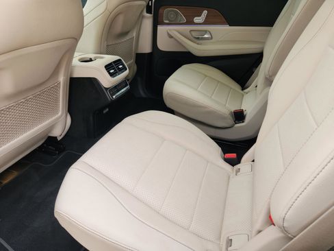 Certified 2025 Mercedes-Benz GLS 450 4MATIC image 23