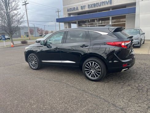 Certified 2025 Acura RDX SH-AWD w/ Advance Package image 7