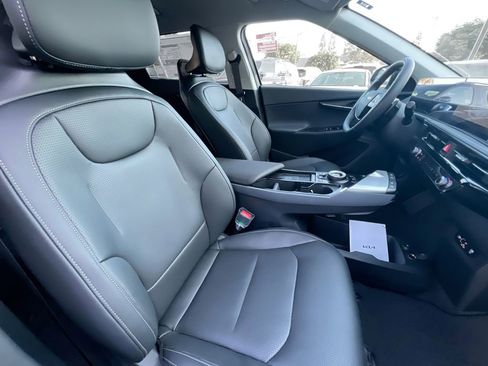 New 2025 Kia EV6 Wind image 19