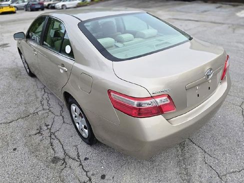 Used 2007 Toyota Camry XLE FWD image 6