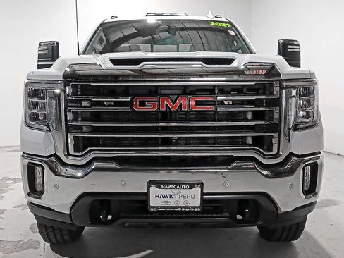 Used 2021 GMC Sierra 2500 SLT w/ SLT Preferred Package AWD/4WD image 2
