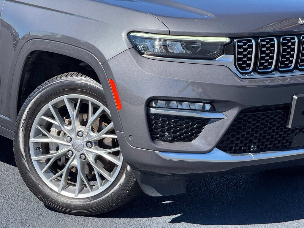 Used 2023 Jeep Grand Cherokee Summit w/ Adv Protech Group IV RWD image 11