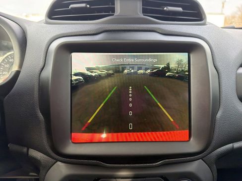 Used 2022 Jeep Renegade Latitude w/ Sun/Sound Group image 25