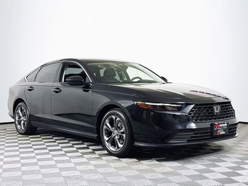 Used 2023 Honda Accord EX image 1
