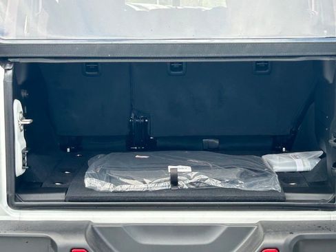 New 2024 Jeep Wrangler Sahara image 28