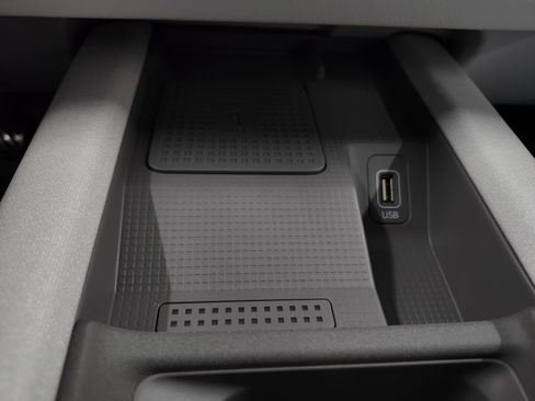 New 2025 Hyundai Ioniq 6 Limited image 9