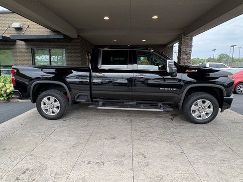Used 2022 Chevrolet Silverado 2500 LTZ w/ Z71 Chrome Sport Edition AWD/4WD image 5