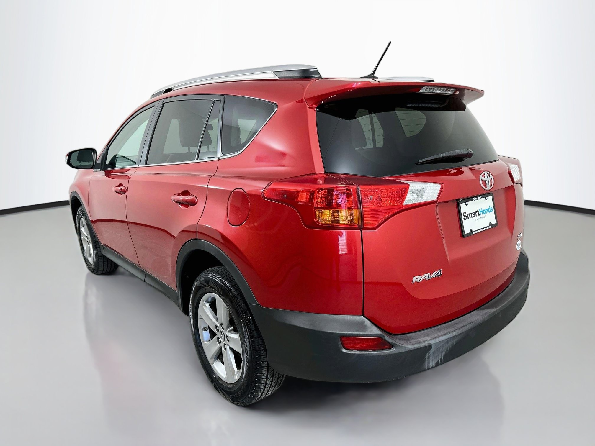 Used 2015 Toyota RAV4 XLE FWD image 5