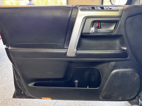 Used 2019 Toyota 4Runner SR5 AWD/4WD image 20