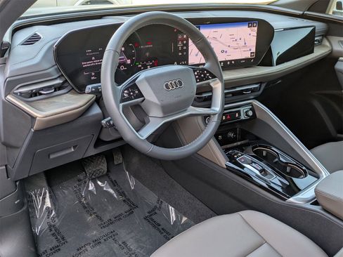 New 2025 Audi Q5 Premium image 8