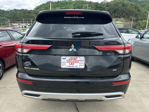 Used 2024 Mitsubishi Outlander SE AWD/4WD image 9
