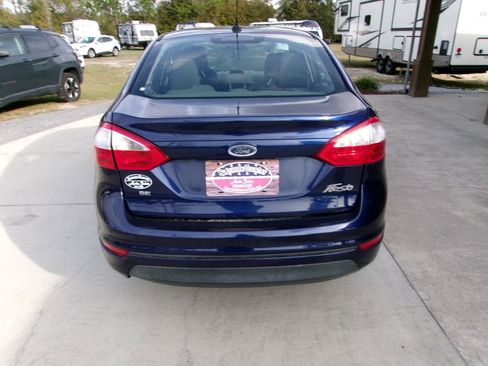 Used 2016 Ford Fiesta SE image 6