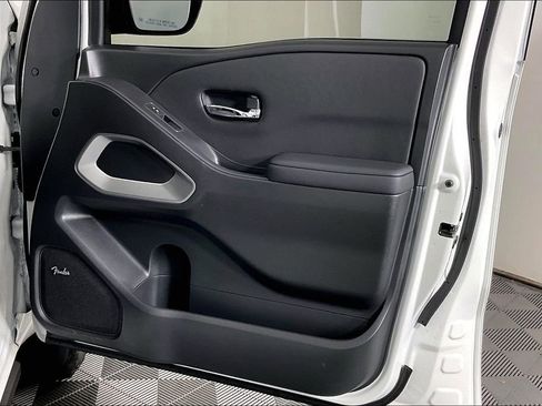 Certified 2024 Nissan Frontier SV w/ Hardbody Edition image 25