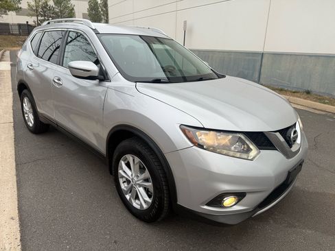 Used 2016 Nissan Rogue SV image 11