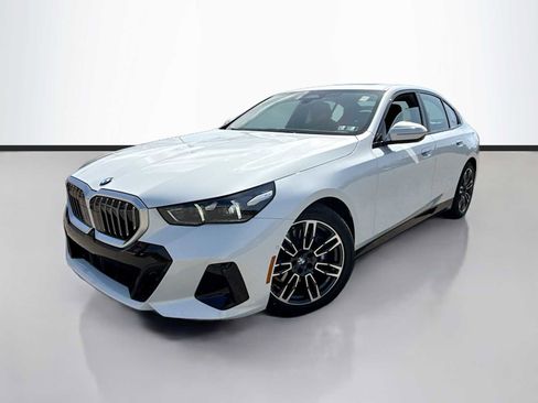 Certified 2026 BMW 530i xDrive AWD/4WD image 1