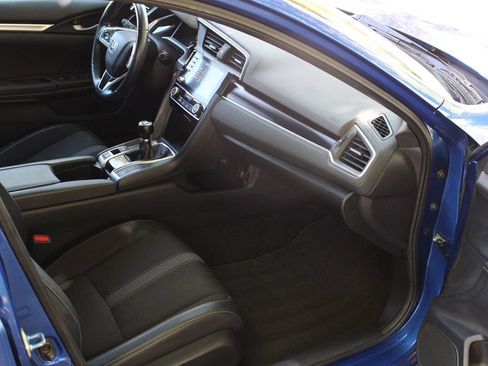 Used 2019 Honda Civic Sport image 17