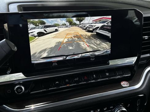 Used 2025 GMC Sierra 1500 SLT AWD/4WD image 19