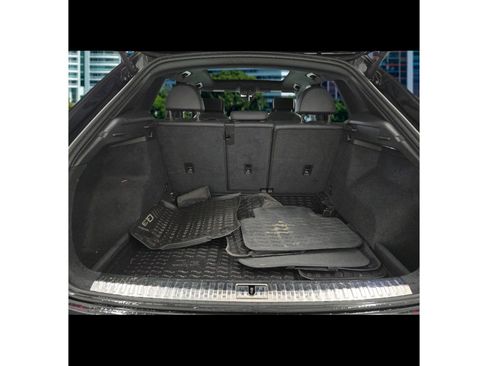 Used 2023 Audi Q3 2.0T Premium w/ Convenience Package image 1