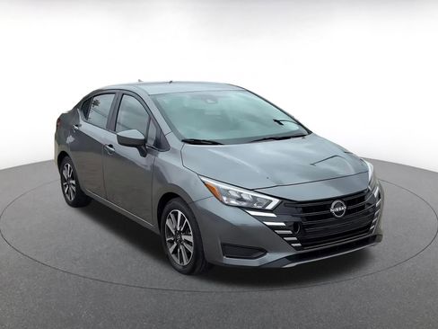 Used 2025 Nissan Versa SV FWD image 3