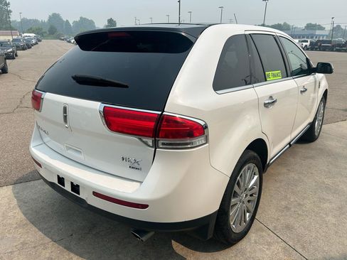 Used 2014 Lincoln MKX AWD w/ Equipment Group 101A image 5