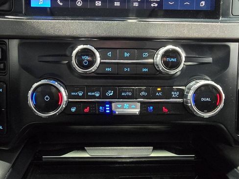 Used 2023 Ford F250 Platinum w/ Tremor Off-Road Package AWD/4WD image 16