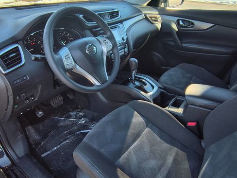 Used 2016 Nissan Rogue SV image 9