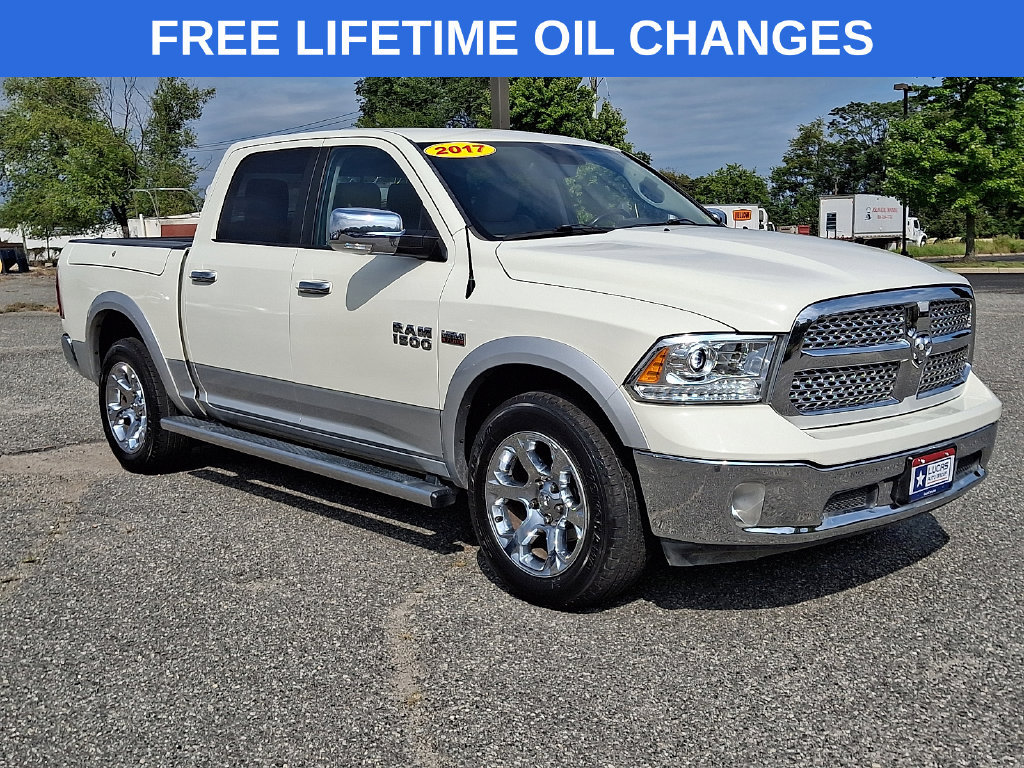 Used 2017 RAM 1500 Laramie AWD/4WD image 1