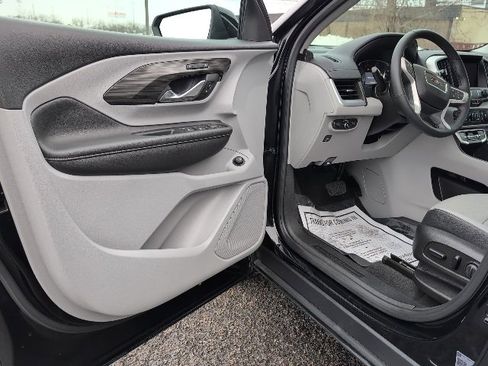 Used 2023 GMC Terrain SLT w/ LPO, Floor Liner Package image 9