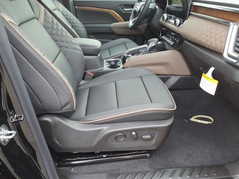 New 2026 GMC Canyon Denali image 8