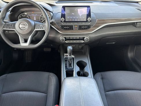 Used 2025 Nissan Altima 2.5 SV FWD image 20
